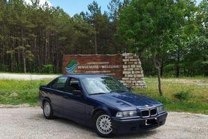 BMW E36 320i