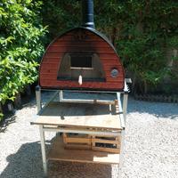 Forno a legna pizza party