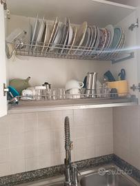 Cucina lineare con piano in granito