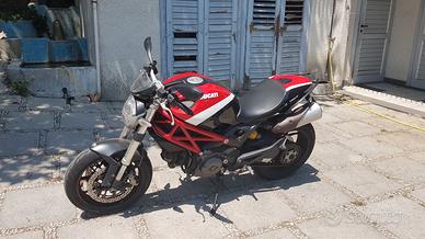 Ducati Monster 796 (2011) – Doppia livrea