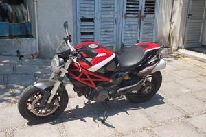 Ducati Monster 796 (2011) – Doppia livrea