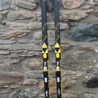 Sci da fondo con pelli FISCHER e attacchi Salomon 