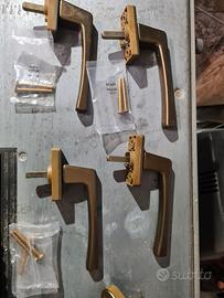 maniglie per porta finestra e finestra