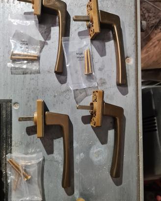 maniglie per porta finestra e finestra