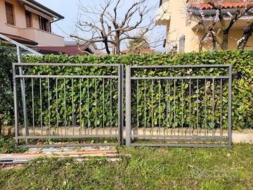 Cancello a due ante in ferro verniciato