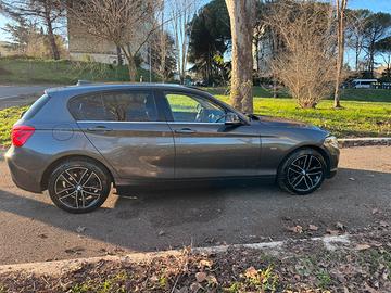 BMW 118d aut.2015. In più 4 Gomme invernali nuove