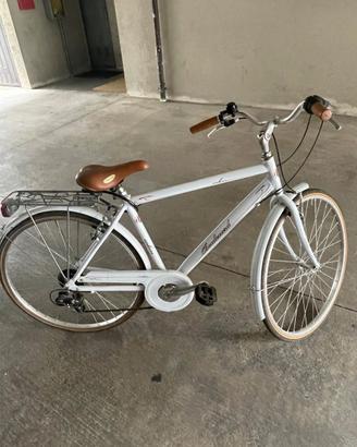 bicicletta uomo bianca