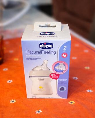 2 Biberon Chicco NaturalFeeling (2m+ e 6m+)