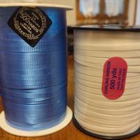 Nastri decorativi azzurri e bianchi