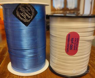 Nastri decorativi azzurri e bianchi