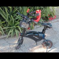 monopattino elettrico con seduta 