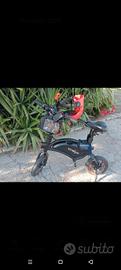 monopattino elettrico con seduta 