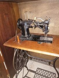 macchina ricamatrice Singer Anni 50