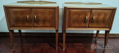 Coppia di comodini del 1981