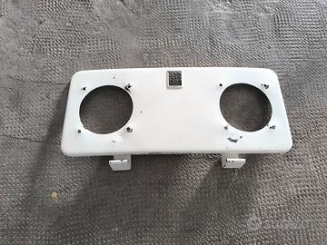 sportello cassetto portaoggetti con fori per casse