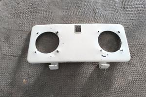 sportello cassetto portaoggetti con fori per casse