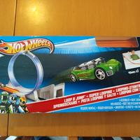 Pista Hot Wheels con macchinina
