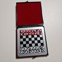 Scacchiera in miniatura con lamina argento