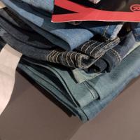 Box jeans e pantaloni deadstock