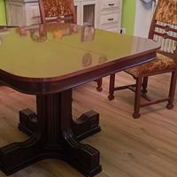 tavolo classico più sedie