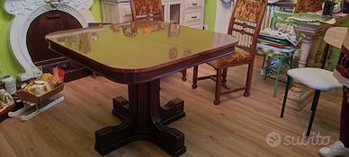 tavolo classico più sedie