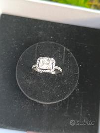 Anello Pandora argento e zirconi 
