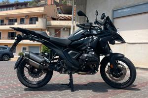 Bmw gs 1300 triple black (all black)