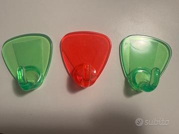Ganci adesivi