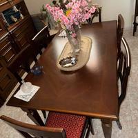 Set tavolo con sedie