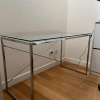 Scrivania in acciaio cromato e vetro temperato