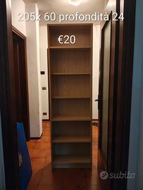 Libreria in legno 