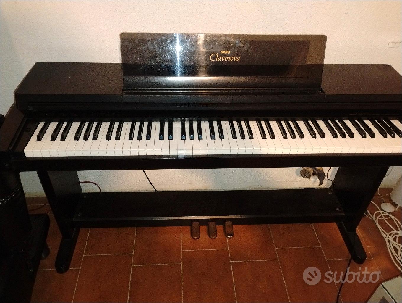 Flat Yamaha Clavinova CLP-560 Advanced Wave Memory | #563830582