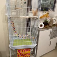 Gabbia per uccelli bella e grande