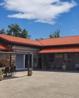 Villa di 230 m² con più di 5 locali e box auto dop