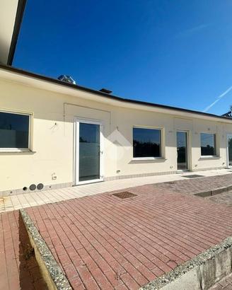 NEGOZIO A IVREA