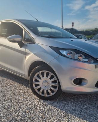 Ford Fiesta 1.4 3 porte Bz.- GPL Titanium