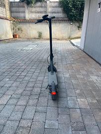 Monopattino Xiaomi essential