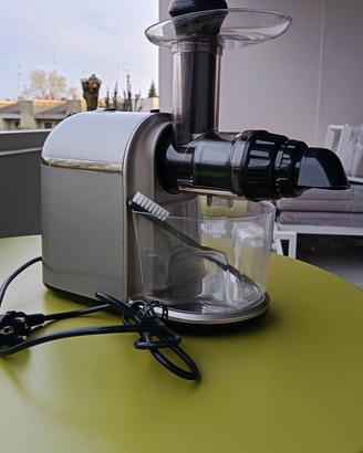 Estrattore di succhi a freddo Hurom