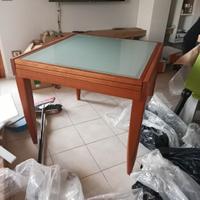 tavolo in legno allungabile con vetro 