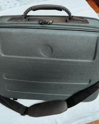 24 ORE/PORTALAPTOP IN ROBUSTO TESSUTO RIGIDO VERDE