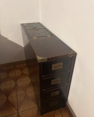 Comodino / cassettiera in legno scuro