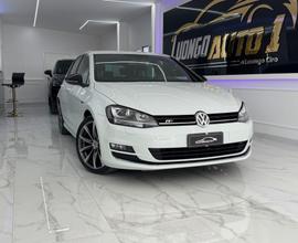 Volkswagen Golf 2.0 TDI DSG R-line