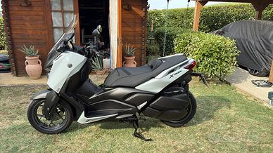 Xmax 300 2025
