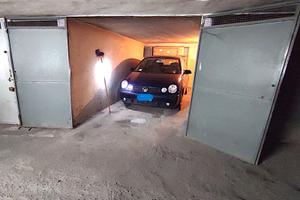 Garage zona vulcania via f. fusco