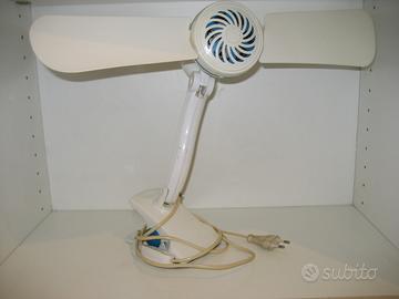 Ventilatore a due pale prensile