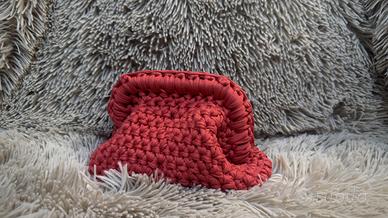 Crochet clutch bag corallo
