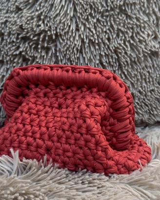 Crochet clutch bag corallo