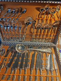 Servizio di posate rivestite in argento