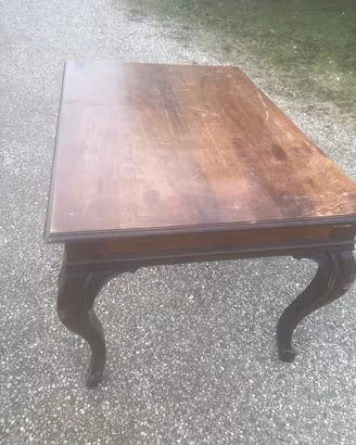 Tavolo in legno massello