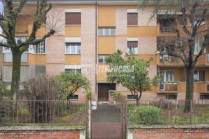 4 LOCALI CON SOFFITTA ABITABILE